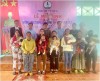 Đại biểu và các bà mẹ tham dự lễ phát động Tuần lễ Làm an toàn chụp ảnh lưu niệm (Ảnh:TL)
