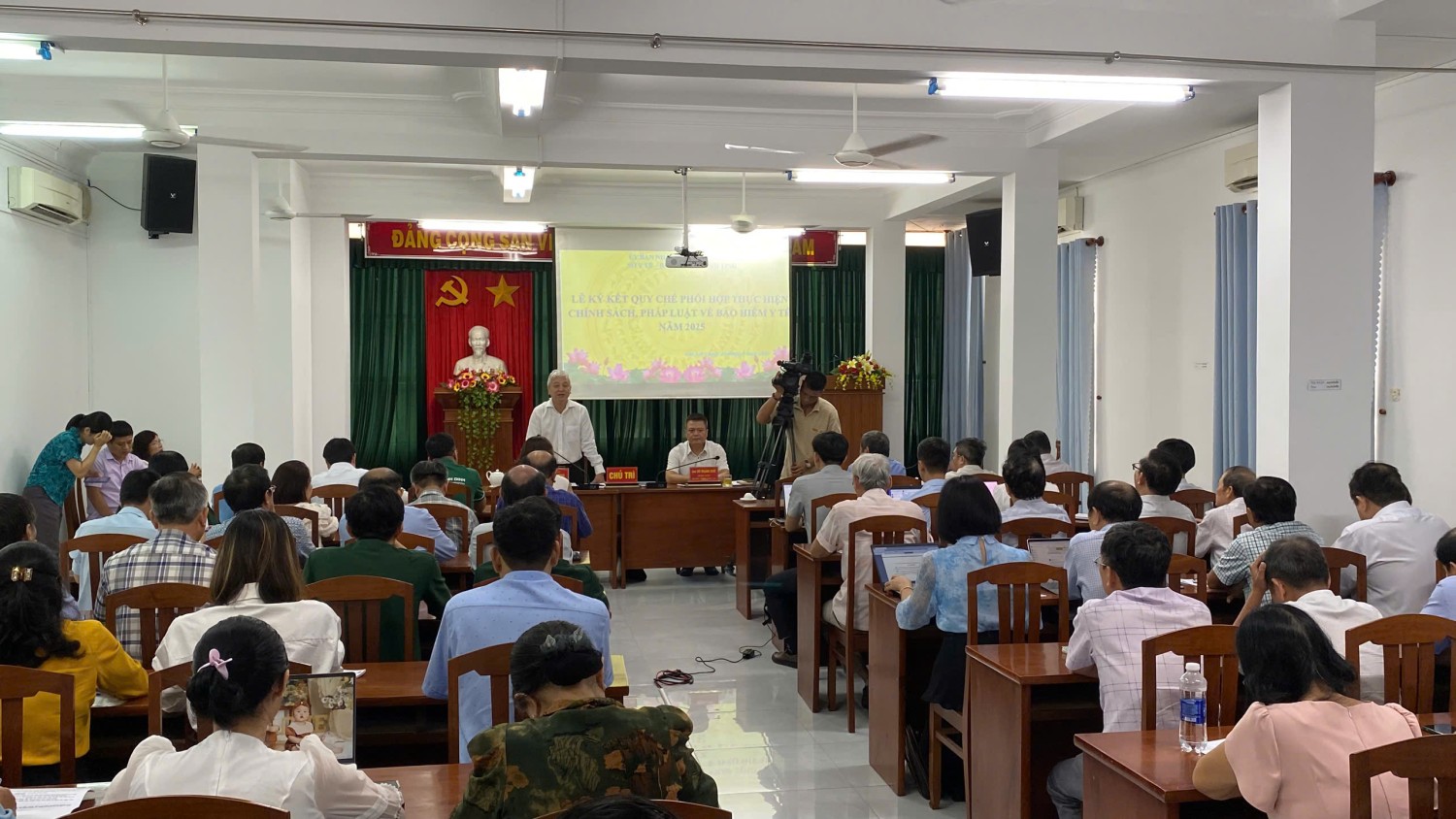 Toàn cảnh Lễ ký kết Quy chế phối hợp giữa Sở Y tế và Bảo hiểm xã hội tỉnh Gia Lai về thực hiện chính sách, pháp luật bảo hiểm y tế (Ảnh: Thu Hiền)