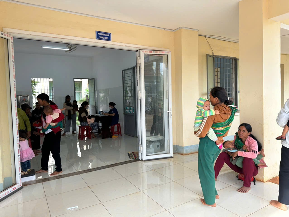 Triển khai chiến dịch tăng cường truyền thông, vận động lồng ghép dịch vụ CSSKSS/KHHGĐ tại xã Ia Le.   Hình ảnh: Đơn vị cung cấp