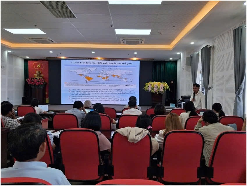Quang cảnh lớp tập huấn (ảnh: Lê Hương)