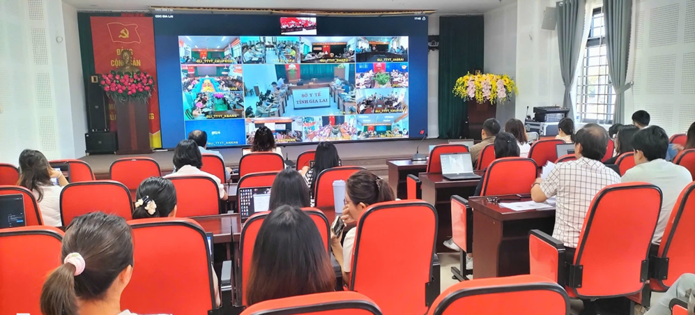 Quang cảnh lớp tập huấn tại điểm cầu Trung tâm Kiểm soát bệnh tật tỉnh Gia Lai Tây (phường Pleiku). Ảnh: P.Nga