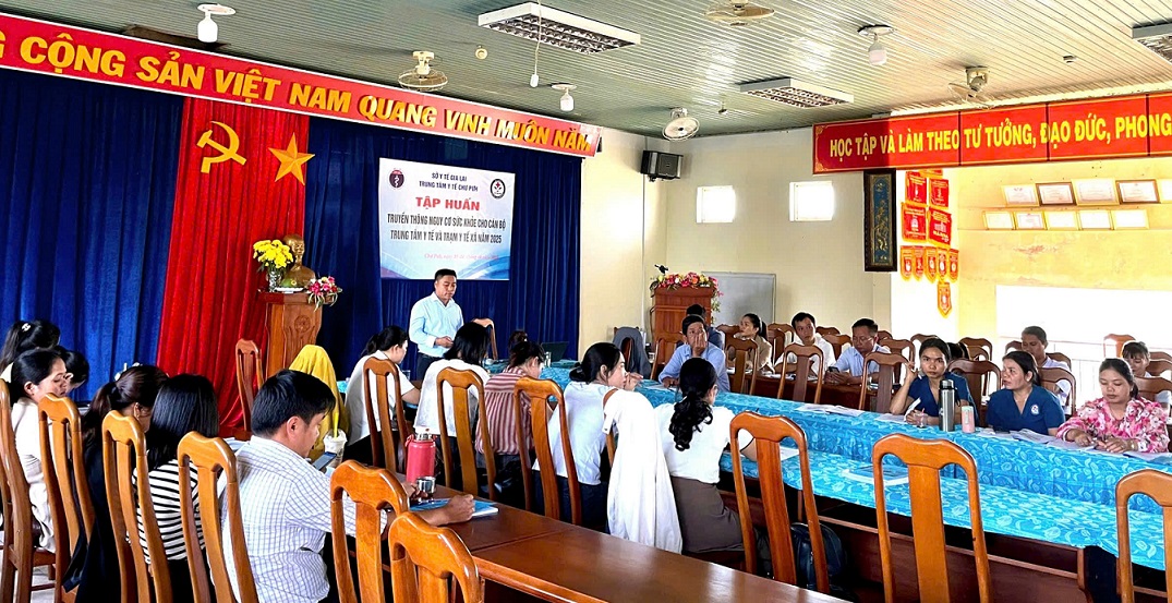 Quang cảnh lớp tập huấn