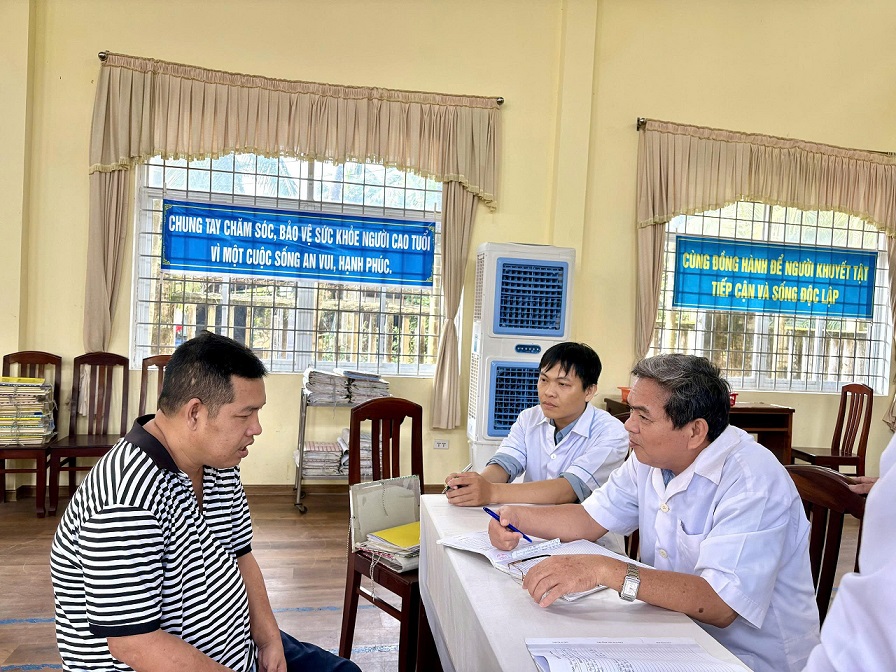 Quang cảnh buổi khám bệnh (Ảnh: Thu Phương)