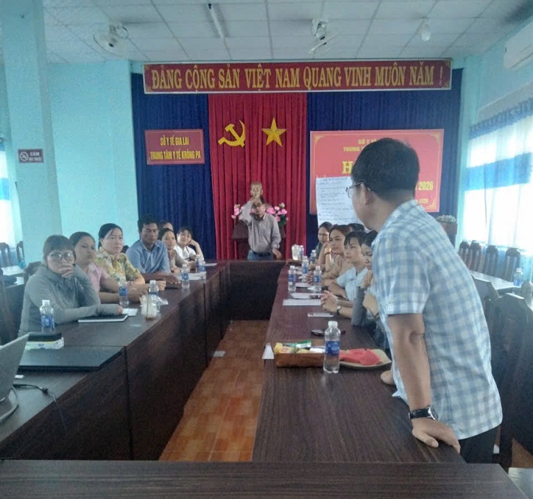 Quang cảnh tập huấn nâng cao kỹ năng truyền thông cho nhân viên y tế và cán bộ cơ sở (Ảnh:ĐVCC)