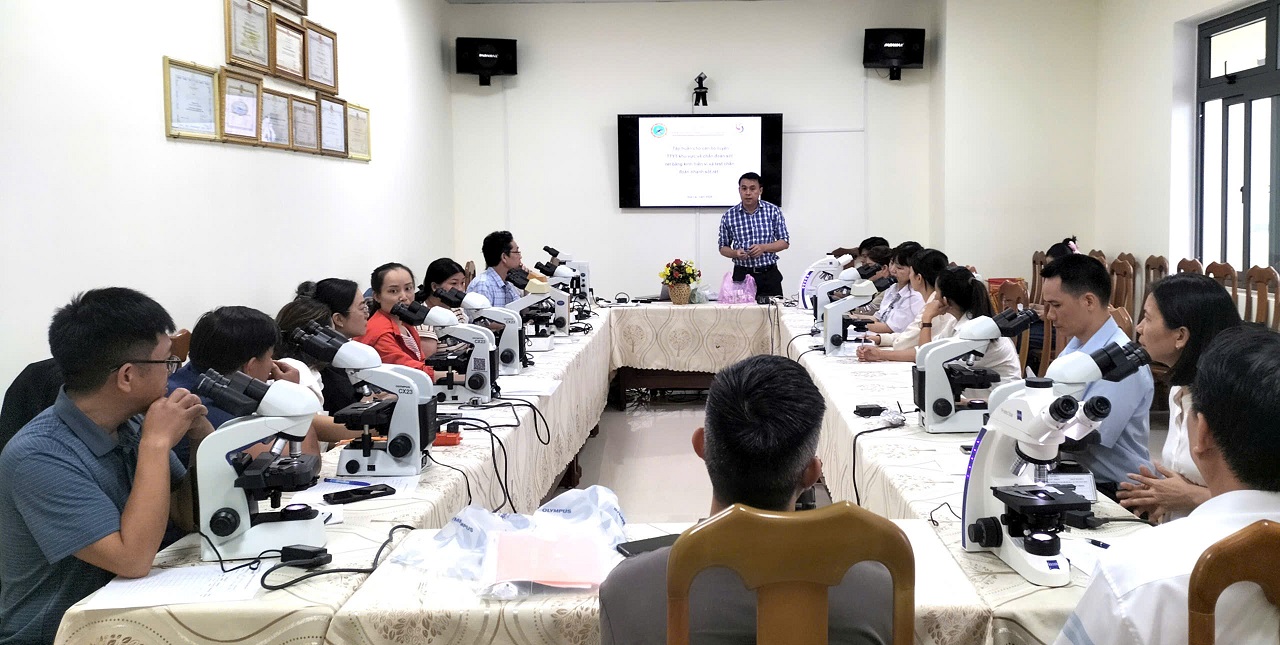 Quang cảnh lớp tập huấn
