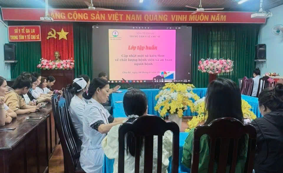Quang cảnh lớp tập huấn.