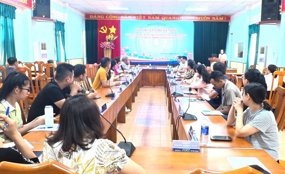 Quang cảnh lớp tập huấn