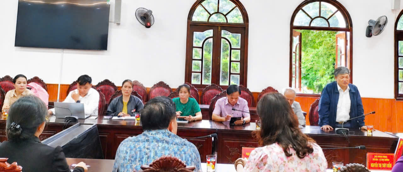 Ông Nguyễn Văn Đồng - Phó Giám đốc Trung tâm Kiểm soát bệnh tật tỉnh Gia Lai phát biểu tại buổi làm việc với địa phương.