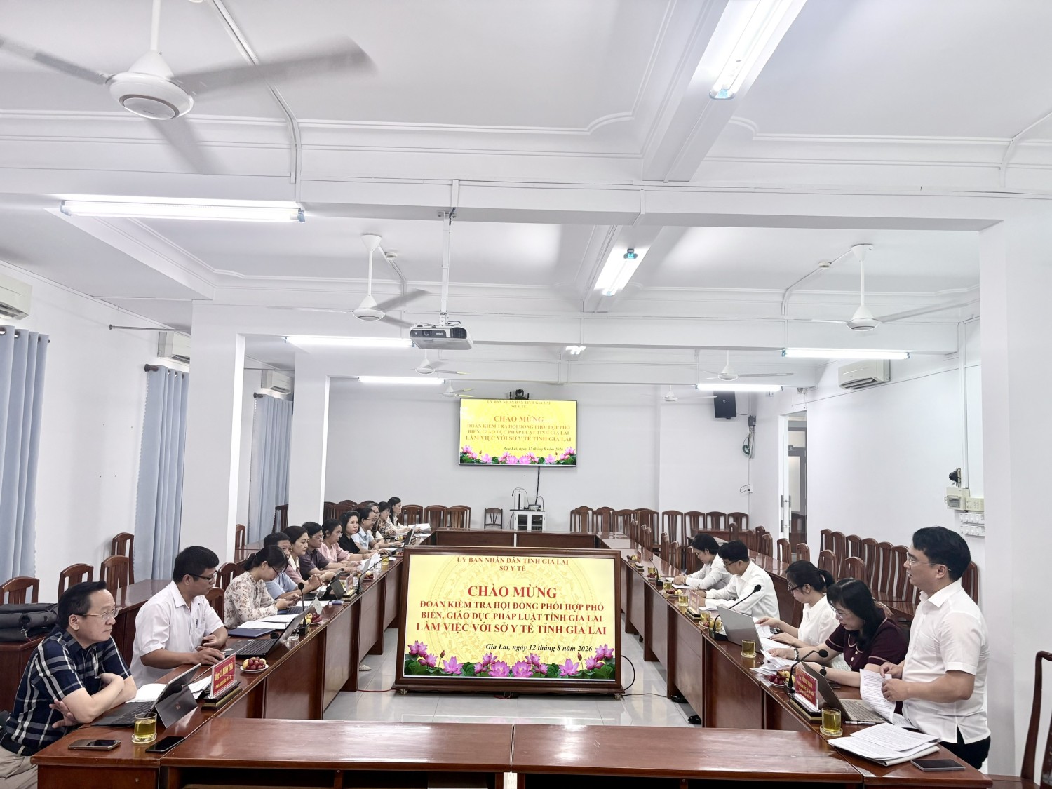 Quang cảnh buổi làm việc (Ảnh: Thu Phương)