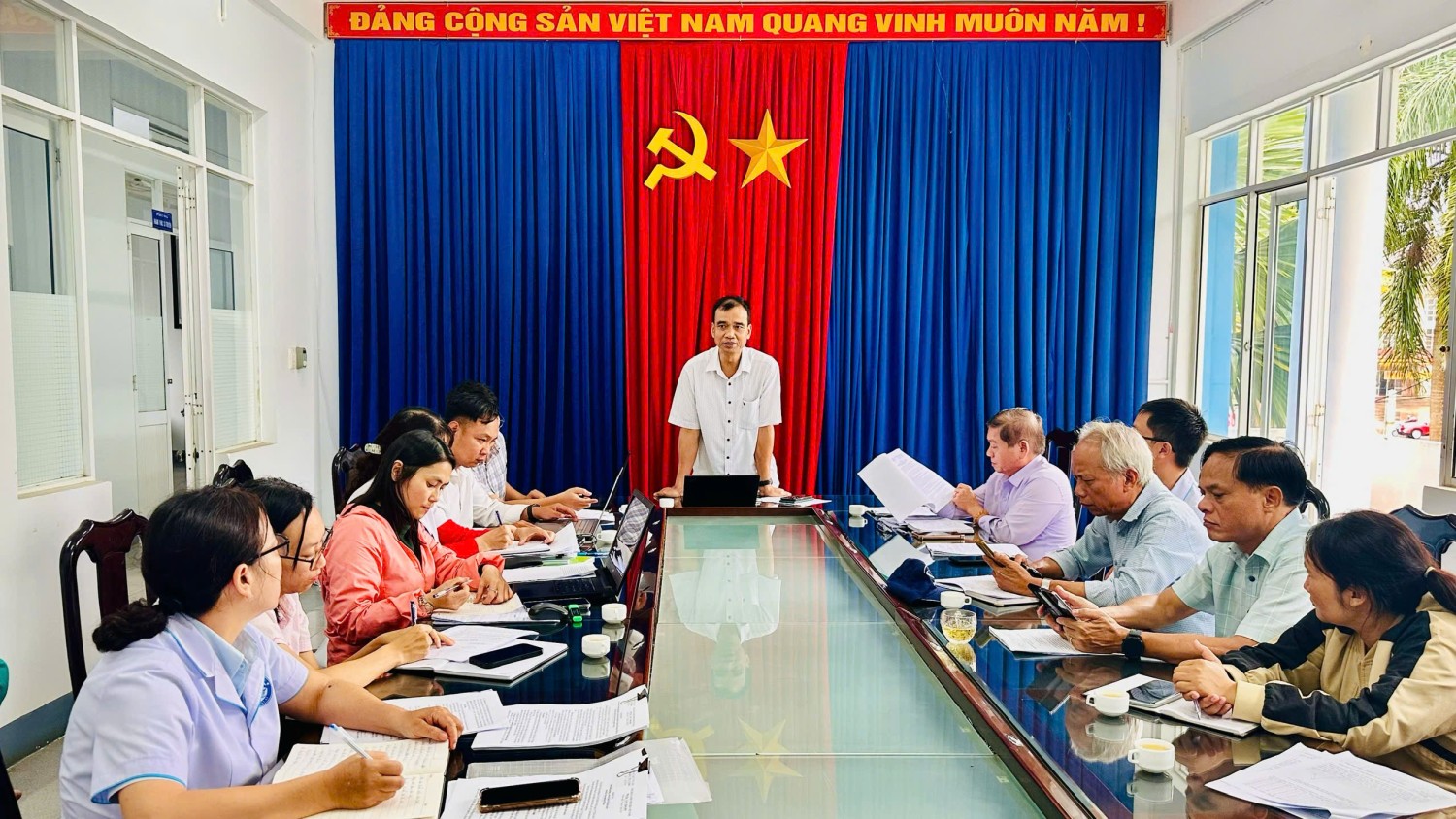 Đoàn công tác làm việc với Trung tâm Y tế Pleiku, UBND và Trạm Y tế Phường Pleiku về công tác phòng, chống bệnh sốt xuất huyết (Ảnh: Thu Loan)