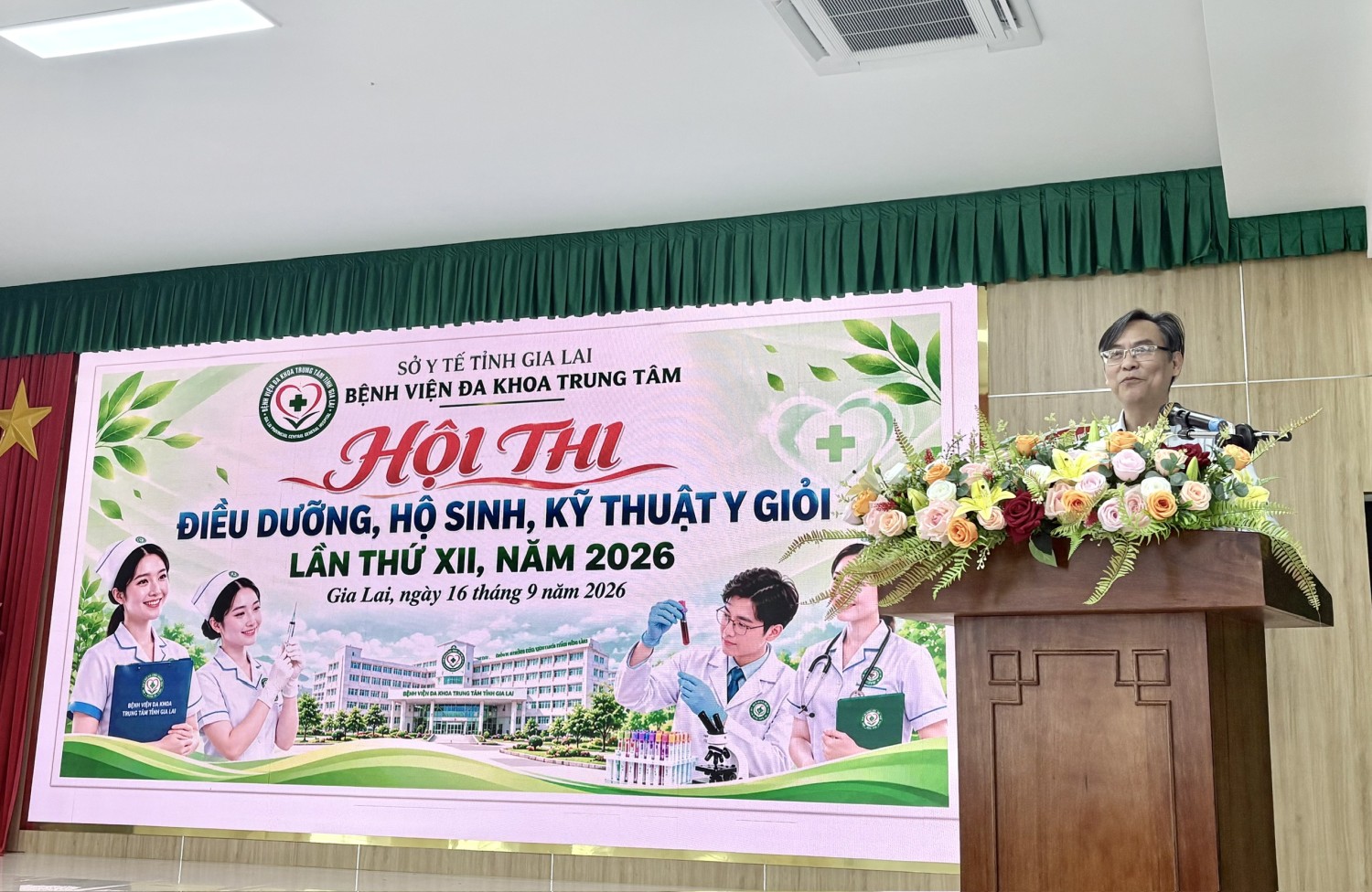 TS.BS. Võ Bảo Dũng – Phó Giám đốc Bệnh viện, Phó Bí thư Đảng ủy phát biểu tại Hội nghị (Ảnh: Thu Phương)
